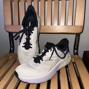 Size 9: Everyday walking/running shoe